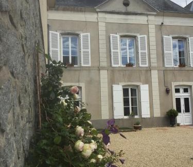 Thouars Bed & Breakfast | Villa des Glycines