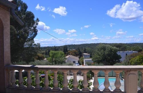 Aubais Bed & Breakfast | Villa des masques