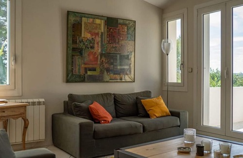 Castelnau-le-Lez Villa | Villa des Oiseaux - Family home with beautiful garden and pool