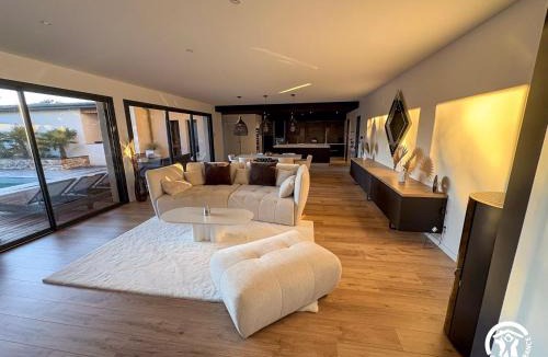 Flavin House | Villa des Oliviers