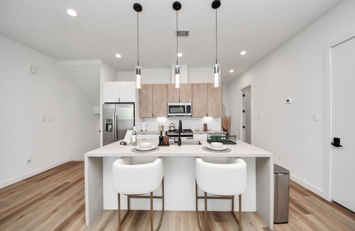 OST - South Union House | Villa des Rêves -Modern Luxury Townhome- Medical Center, Downtown HTX, NRG-