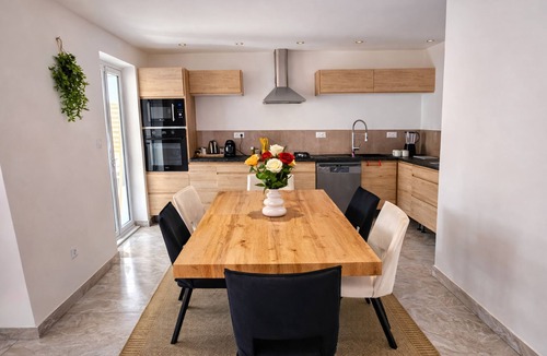 Montelimar House | Villa des Romarins ⭐ - Swimming pool, Spa, Family-Group - Montélimar