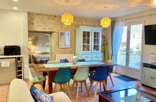 Lucon House | Villa des roses