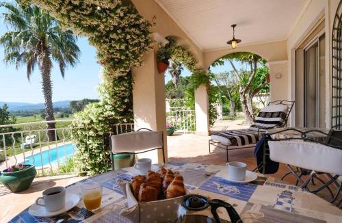 La Motte Villa | Villa des Vignes by Villa Plus