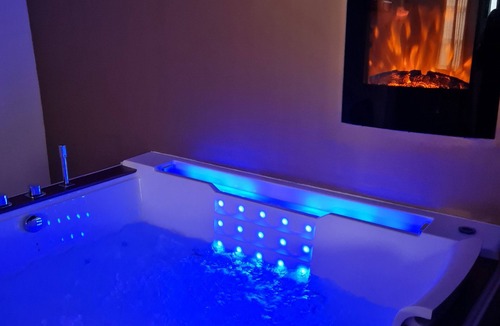 Arenes Romaines - Saint-Martin-du-Touch House | Villa Design Avec Jacuzzi et Terrasse Privatifs