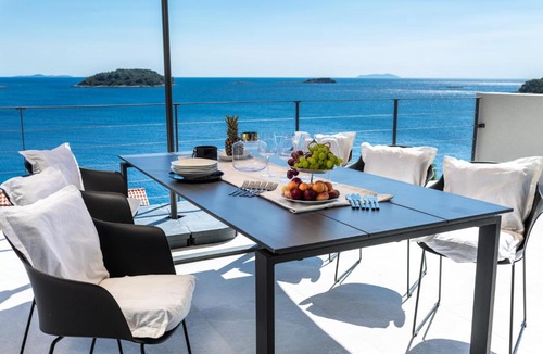 Prizba Villa | Villa Desire