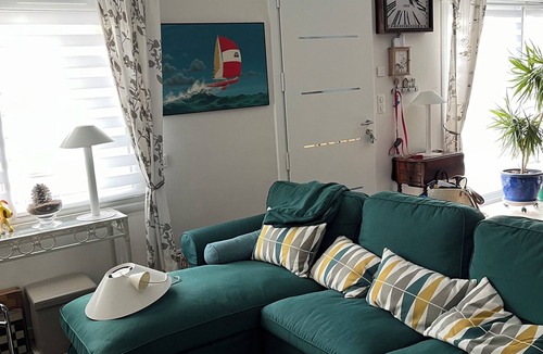 Villeneuve-les-Avignon Apartment | VILLA DIVIDED INTO 2 APARTMENTS