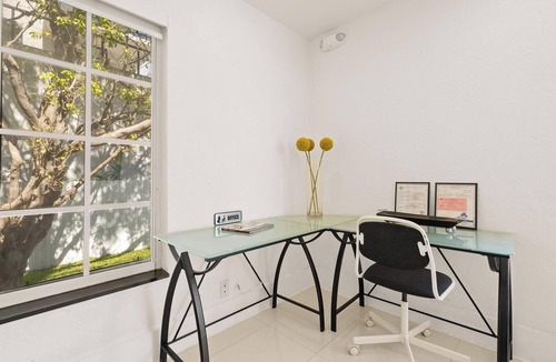 West Avenue House | Villa Diamond in South Beach