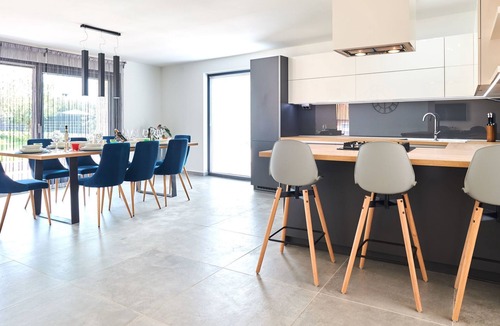 Kastel House | Villa Dolcea - Elegant und stilvoll mit Pool by Interhome