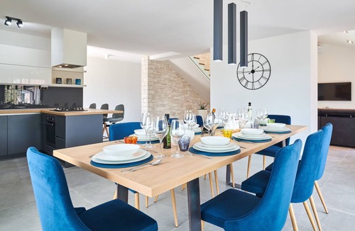 Kastel House | Villa Dolcea - Elegant und stilvoll mit Pool by Interhome
