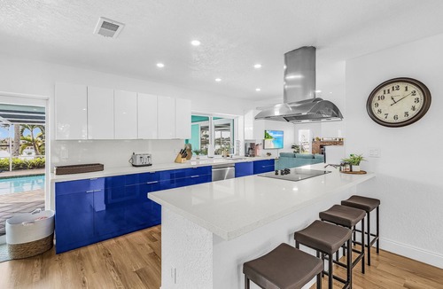 Eight Lakes Villa | Villa Dolphin – Waterfront at 8-Lakes Area