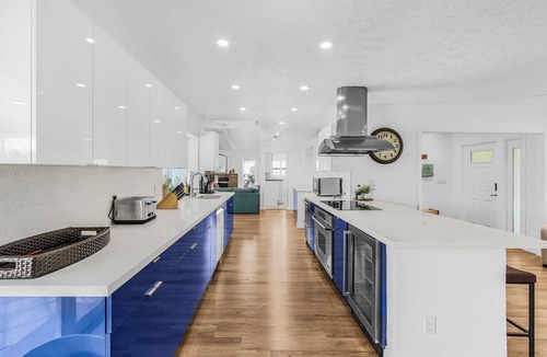 Eight Lakes Villa | Villa Dolphin – Waterfront at 8-Lakes Area