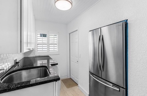 Eight Lakes Villa | Villa Dolphin – Waterfront at 8-Lakes Area