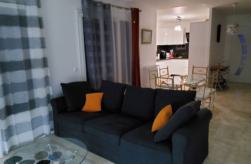 Bondoufle Apartment | Villa du center