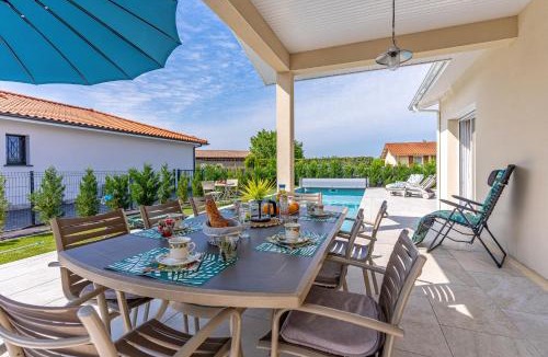 Gastes House | Villa du Lac - Gastes