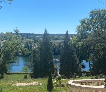 Paroisse Saint-Vincent-de-Paul Bed & Breakfast | Villa du Parc de Scey