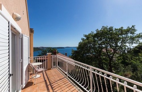 Plat Apartment | Villa Dubravka - Superior Studio Apartment with Balcony and Sea View