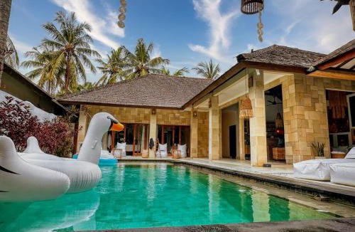 Gili Trawangan Villa | Villa Dunia - 400M Private Villa Walk to Beach Top location Gili Trawangan