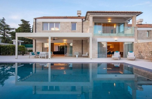 Cavtat Villa | Villa Dusana - Beachfront villa with pool in Dalmatia