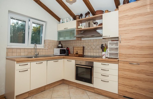 Svinisce Villa | Villa Eagle, isolated piece of your own paradise, heated pool, badminton court