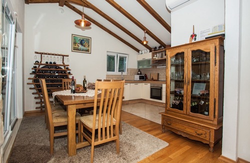 Svinisce Villa | Villa Eagle, isolated piece of your own paradise, heated pool, badminton court