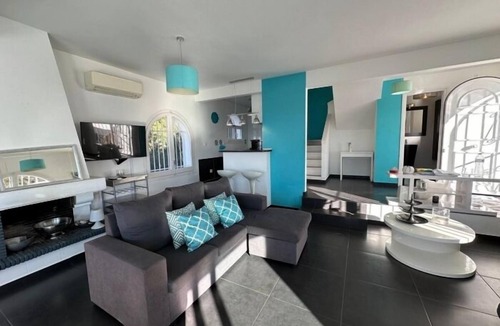 Almadraba-Canyelles Ski Chalet | Villa Eden Roc Av 22