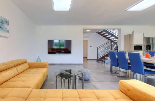 Sisan House | Villa Edi by Interhome