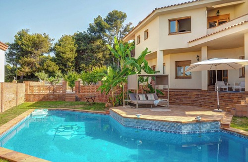 Vilanova I la Geltru Villa | Villa El Faro by Hello Homes Sitges