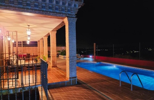Layos Villa | Villa El Rosal del Pozo