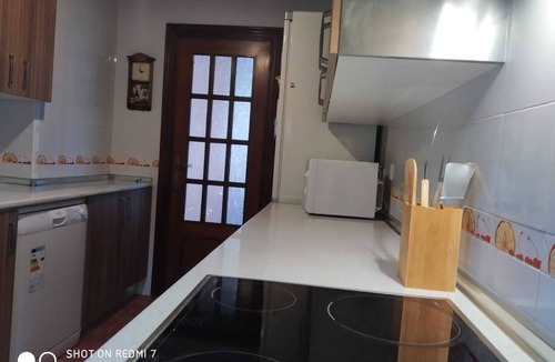Calvarrasa de Abajo Ski Chalet | Villa El Salinar, 10 minutes from Salamanca. Ideal for families and groups. 9 seats