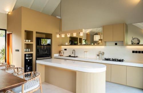 Kaba-Kaba Villa | Villa Elania 6 Bedrooms