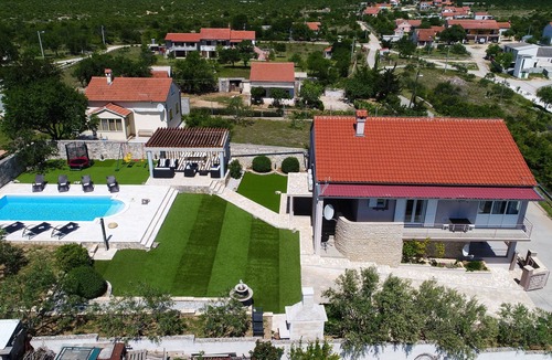 Benkovac Villa | Villa Elder, 4 bedroom, 10 people, private pool, large terrace, barbecue