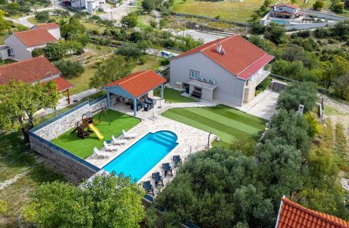 Benkovac Villa | Villa Elder ZadarVillas