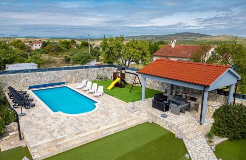 Benkovac Villa | Villa Elder ZadarVillas
