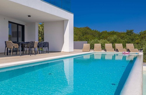 Salatic Villa | Villa ELEVATION with heated pool
