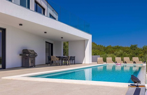 Salatic Villa | Villa ELEVATION with heated pool