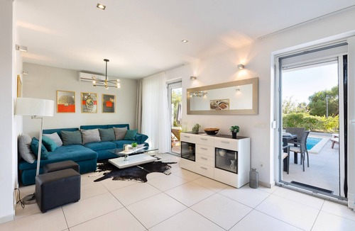 Medici Villa | Villa ELLA ESTELLE with private heated pool, hot tub, sauna