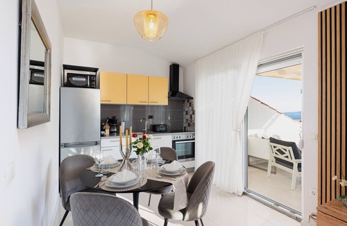 Medici Villa | Villa ELLA ESTELLE with private heated pool, hot tub, sauna