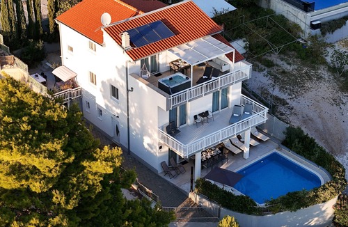 Medici Villa | Villa ELLA ESTELLE with private heated pool, hot tub, sauna