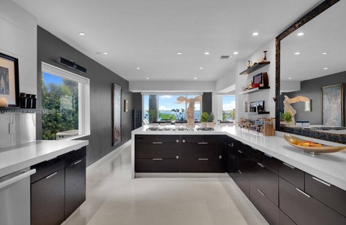 Venetian Islands Villa | Villa Élysée Waterfront + City Skyline with Pool