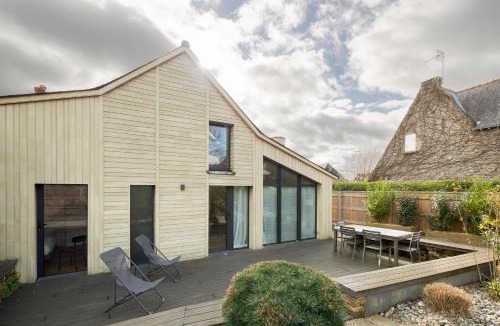 Saint-Briac-sur-Mer House | Villa Emeraude by Cocoonr