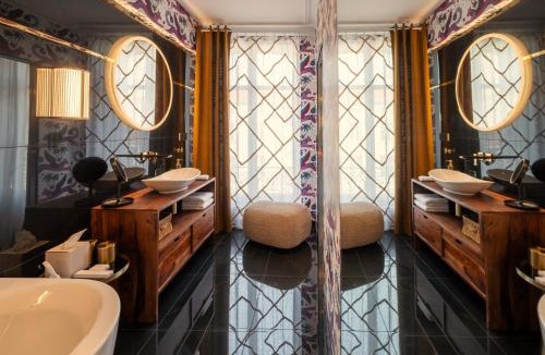 Saint Nicolas - Charles III - Ville vieille - Trois Maisons - Leopold Apartment | Villa Emilia - Suites de prestige au coeur de Nancy
