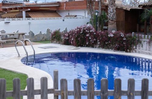 L'Eliana Villa | Villa en Valencia, piscina privada y metro 500m