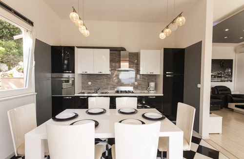 Zavrelje Villa | Villa Enjoy - Luxury house with Private Beach & Pool