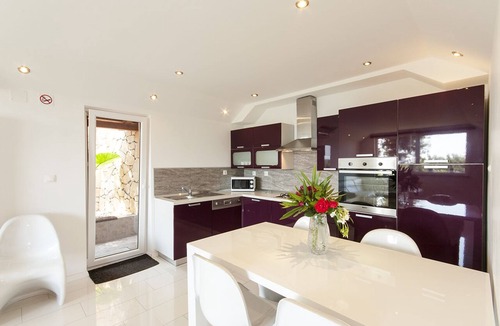Zavrelje Villa | Villa Enjoy - Luxury house with Private Beach & Pool