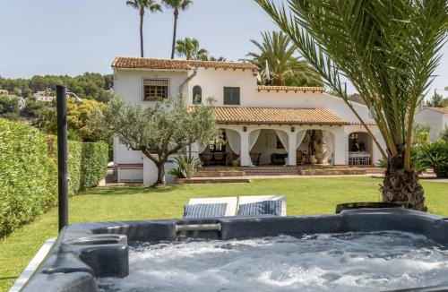 Parcent Villa | Villa Enri . Boutique Villa & Optional Guesthouse