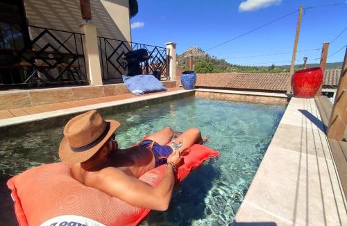 Montseret Villa | VILLA ENTIERE BELLEVUE - Balnéo - Piscine - Clim