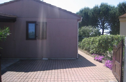 Vendres Villa | Villa Entouree D'un Jardin Arbore A LA MER A Vendres Plage