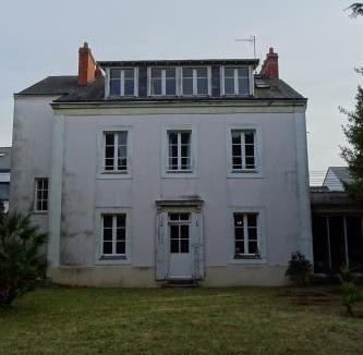 Caserne Mellinet Villa | VILLA EPERONNIERE