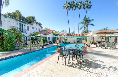 Escondido House | VILLA ESCONDIDO stunning one of a kind luxury suite with views and a pool